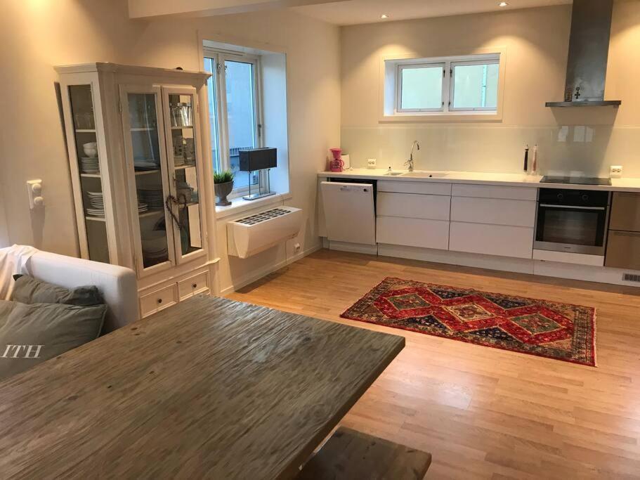 Lejlighed Stort Hus I Sentrum Med Gangavstand Til 