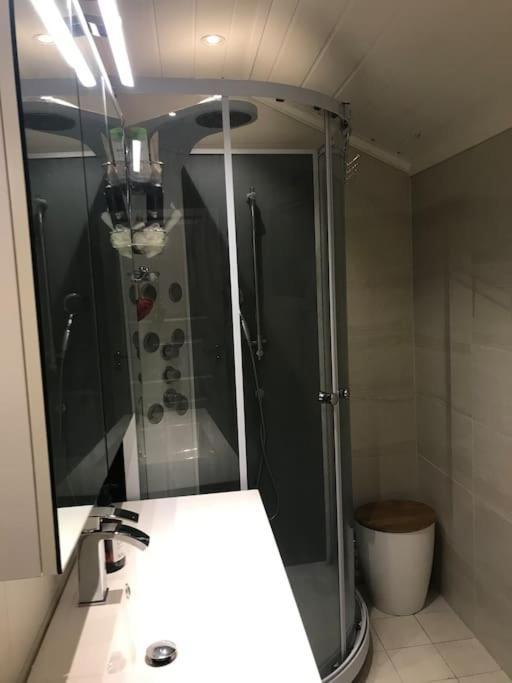 Stort Hus I Sentrum Med Gangavstand Til 